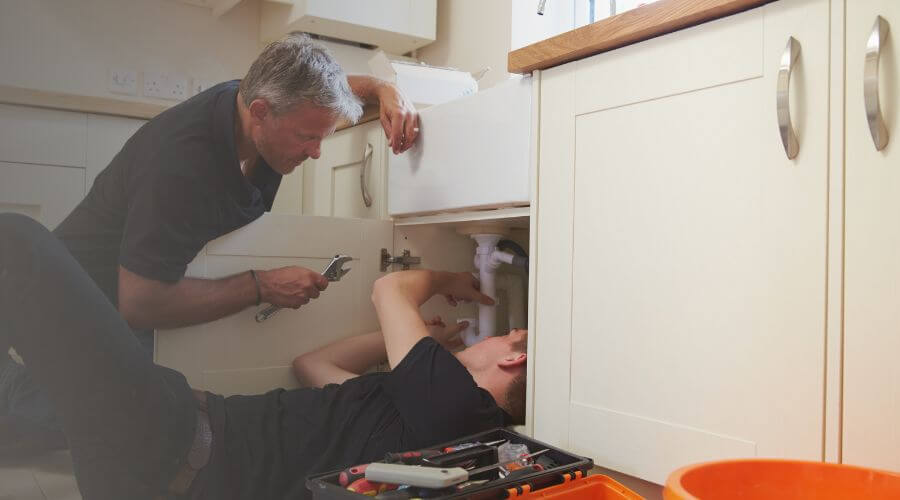 Professional burst pipe repair services in Universal City, TX